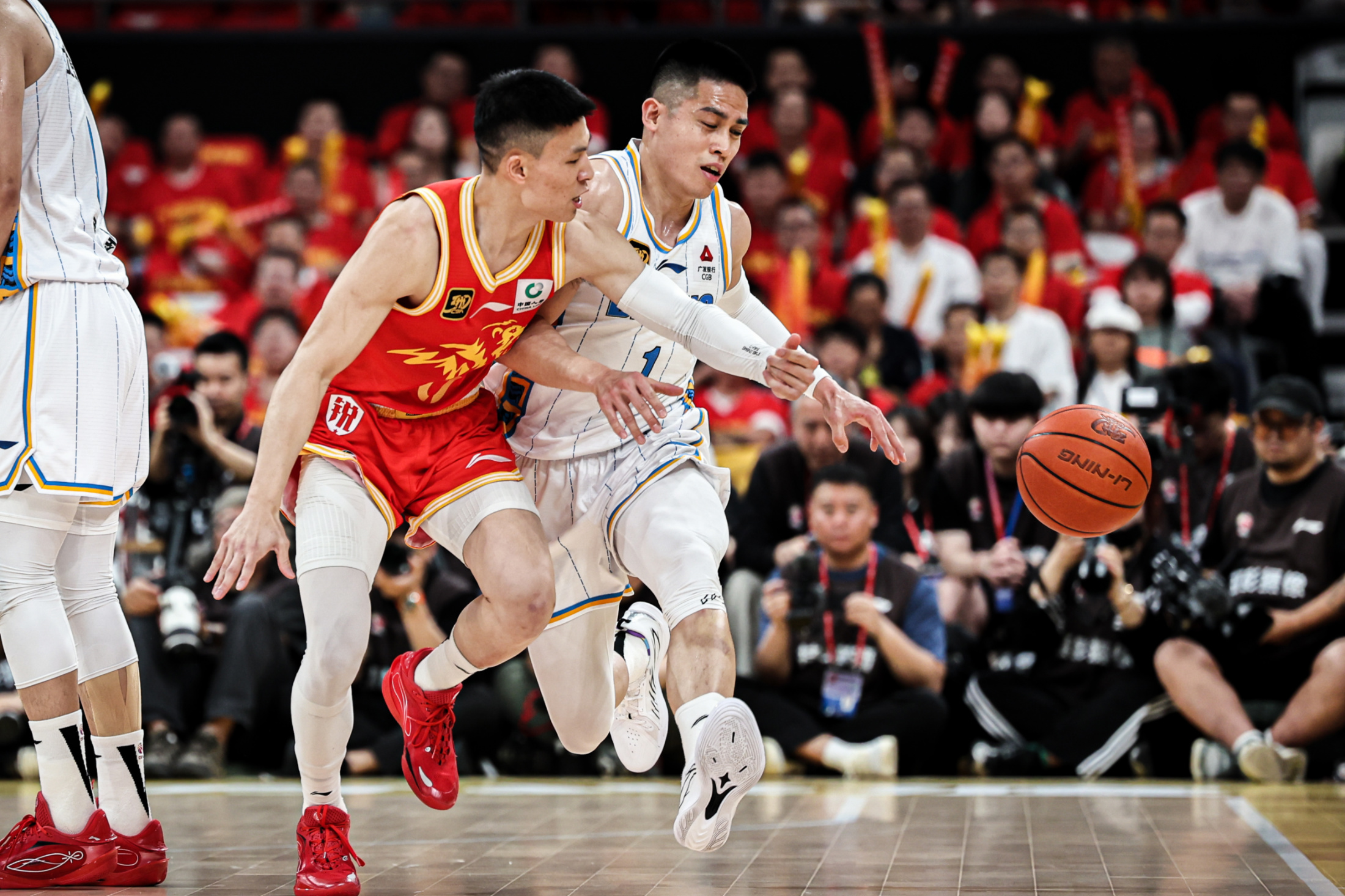 九游官网平台-广厦男篮训练开放日，今晨豪取连胜引欢呼，CBA常规赛在即，数据趋势出现新变化的简单介绍